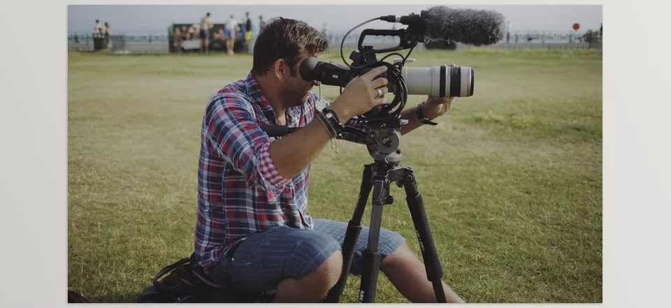 DELUTS Canon camera profiles - Achieve stunning color grades with professional LUTs for Canon LOG profiles.