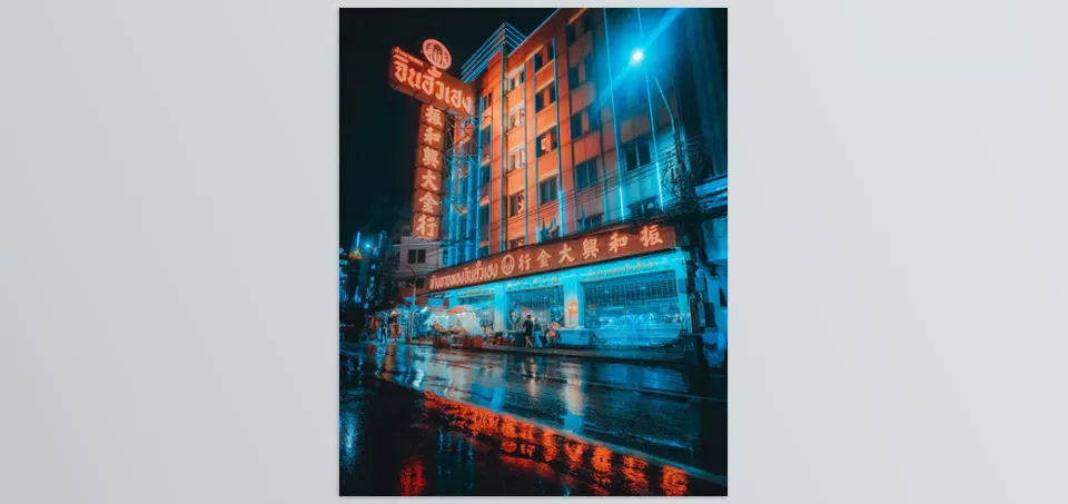 Thelutbay - NIGHT CITY - A cool, cinematic tone spreads across the skyline, turning a simple street shot into something straight out of a movie.