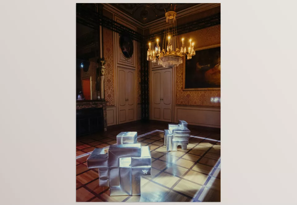 S35 KODAK 200T S35MM Film Simulation - Give your photos the rich, timeless character of classic cinema with just a few clicks.